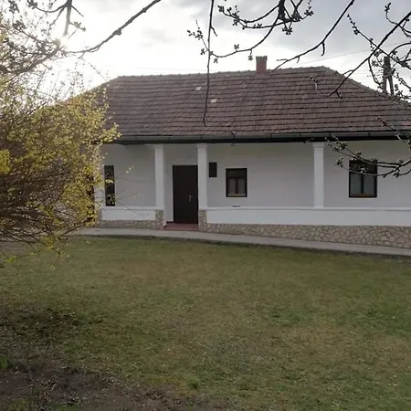 Szira Porta Guest house